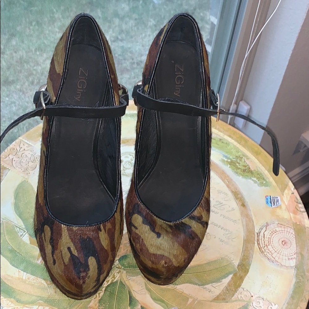 heels - Picture 1 of 6